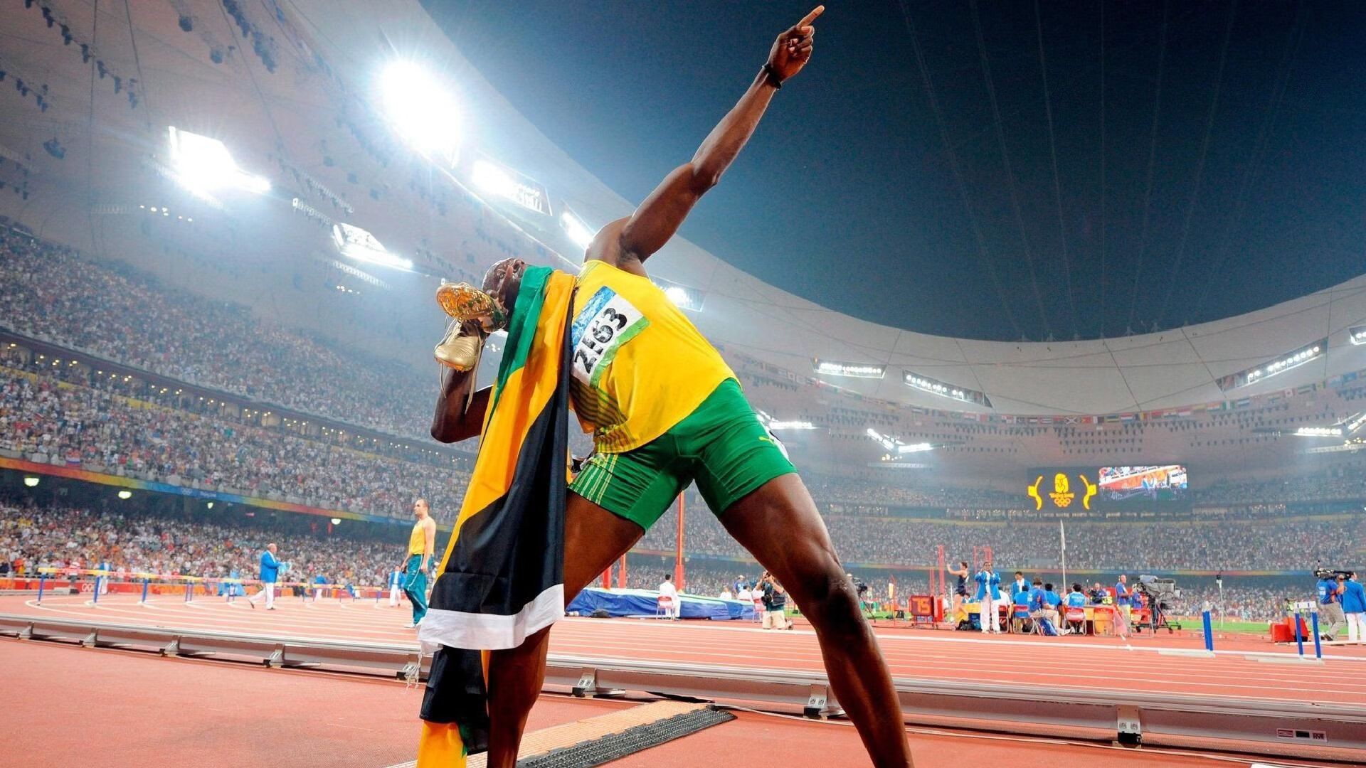 篮球梦让少年心中燃起希望，篮球追梦作文